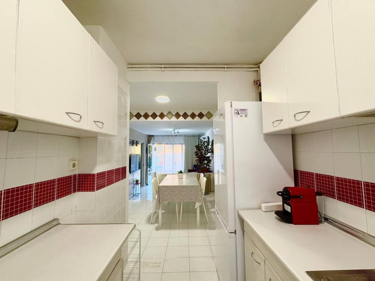 Apartsalou Blau Mari Buitenkant foto