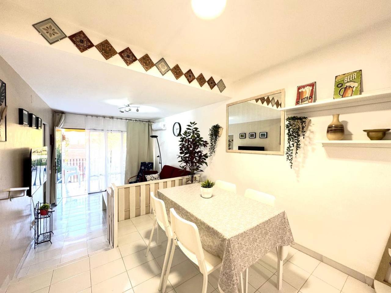Apartsalou Blau Mari Buitenkant foto